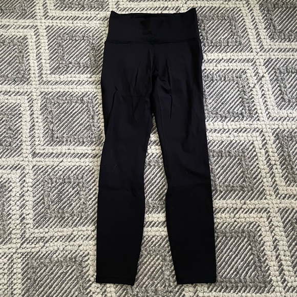 Lululemon crops - Picture 1 of 5